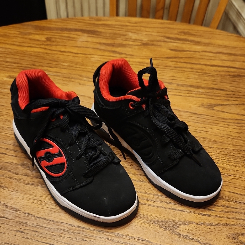 Heelys Voyager Youth Size 4